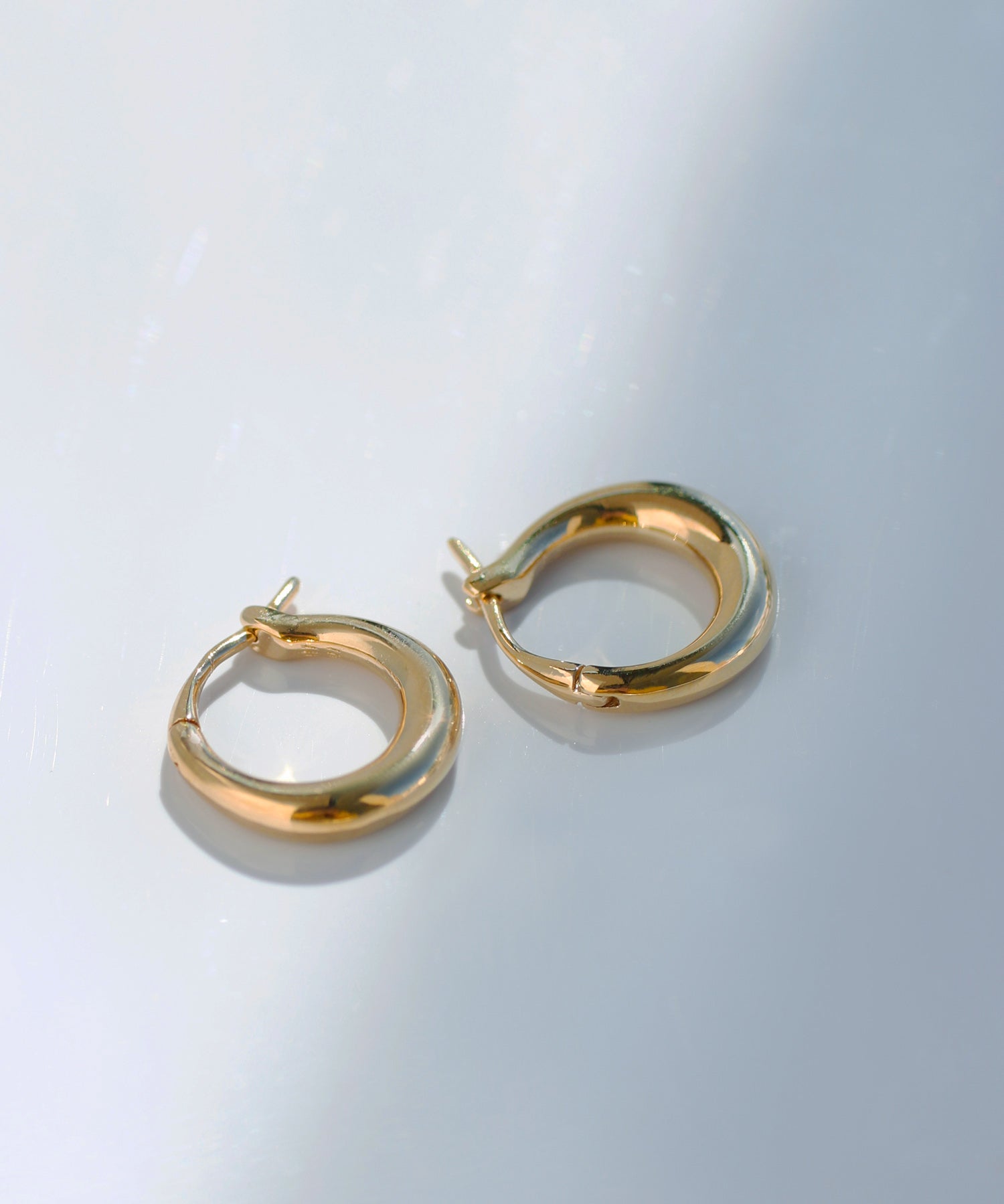 Zero Hoop Earrings(dg270293p) | mimi33 ONLINE STORE