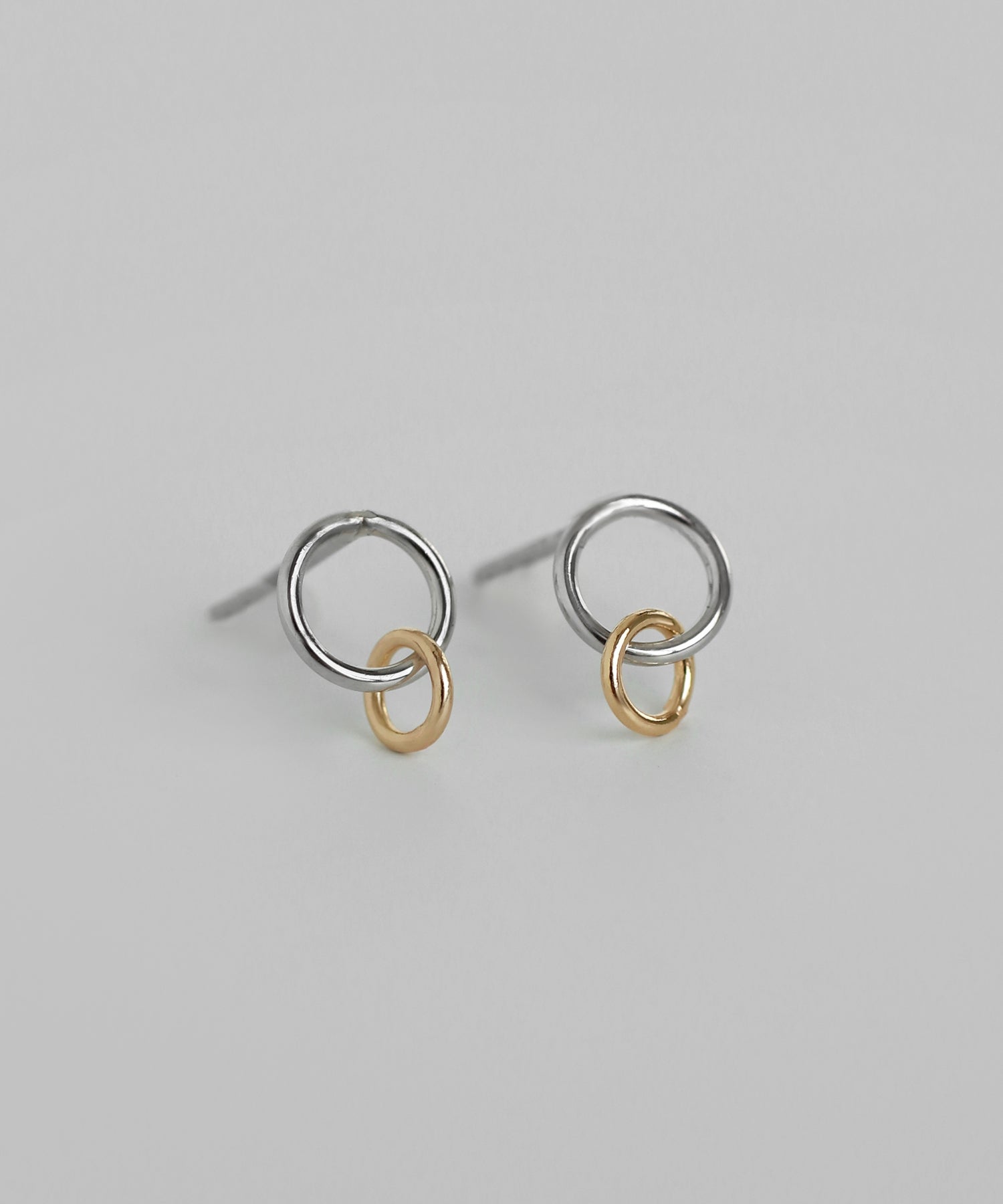 Two-Tone Circle Earrings [10K・Platinum]
