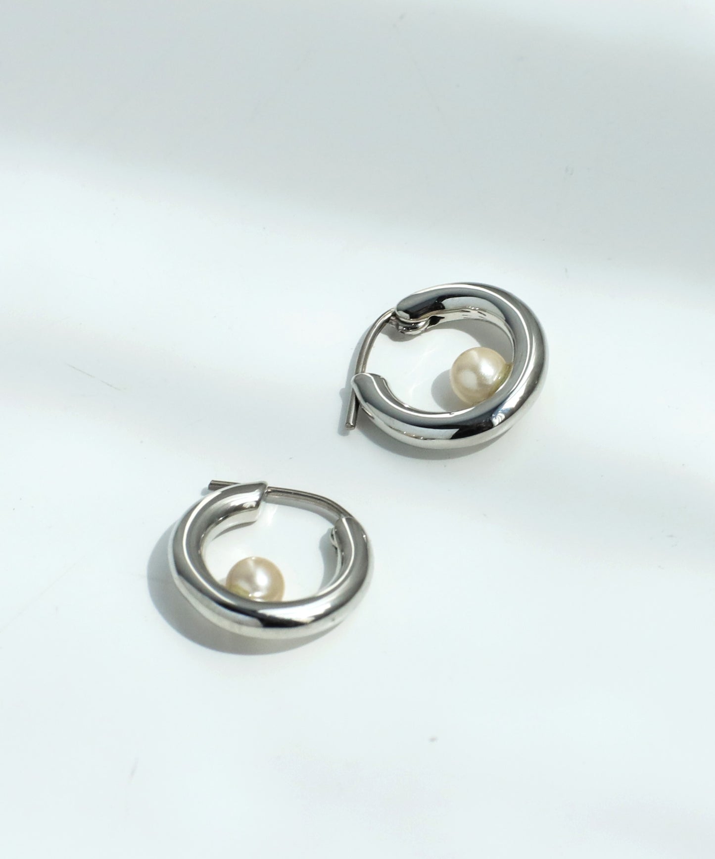 Pearl Hoop Earrings [Basic]