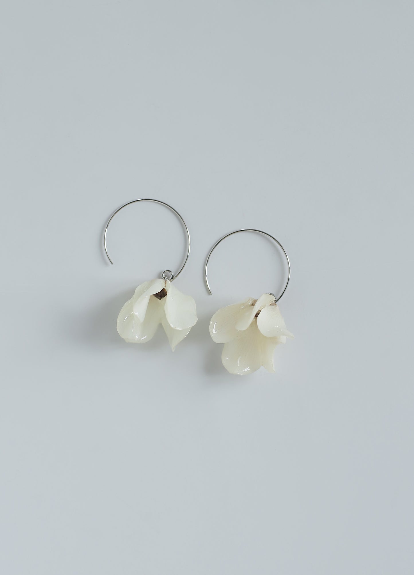 Flower Earrings [Cyclamen]