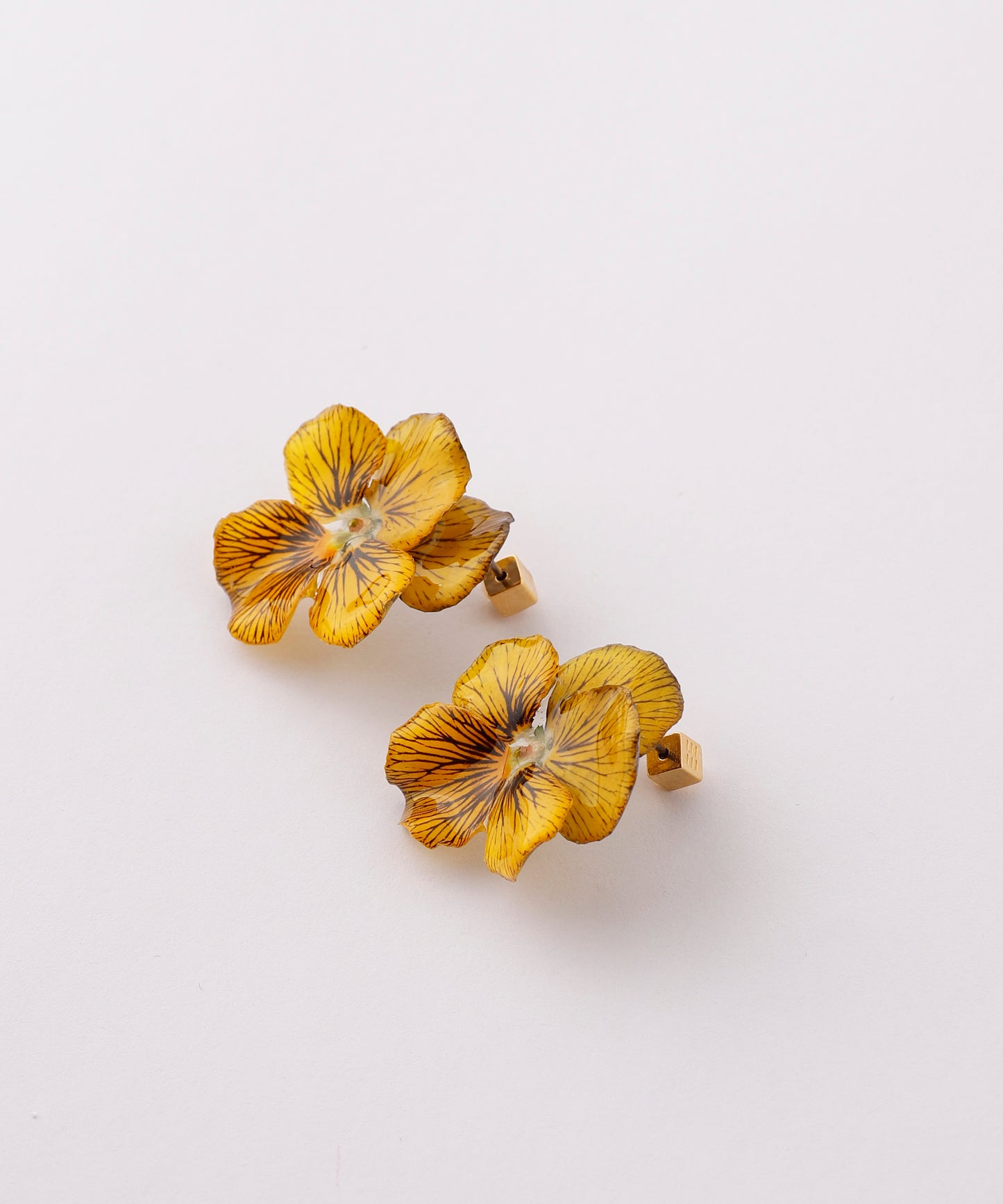 Flower Earrings [Viola]