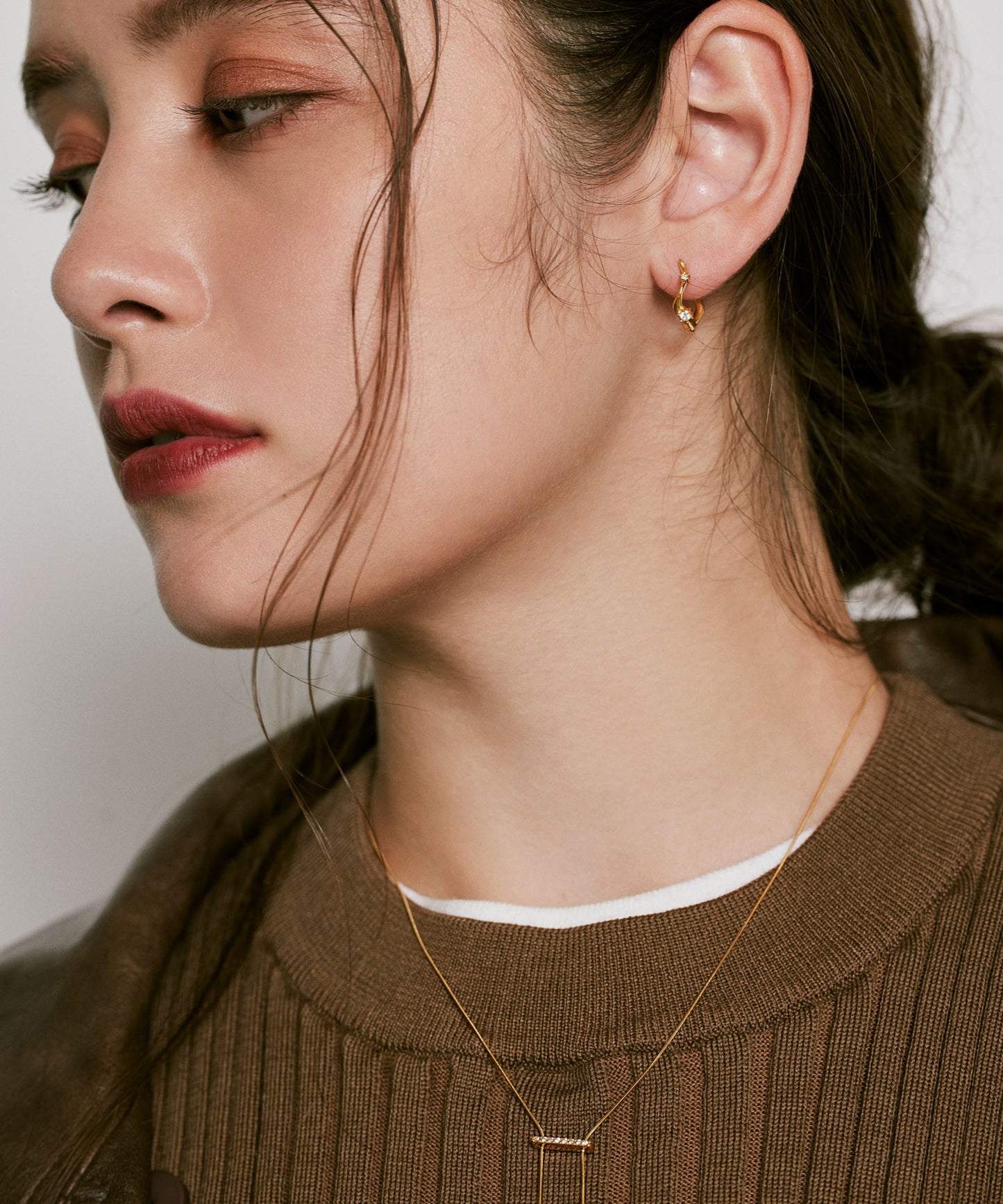 Bijou Line Y-shapes Earrings [Sursical Stainless Steel]