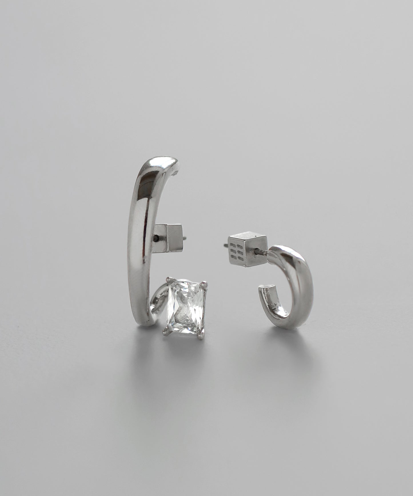 Square Bijou  Asymmetry Cuff Earrings