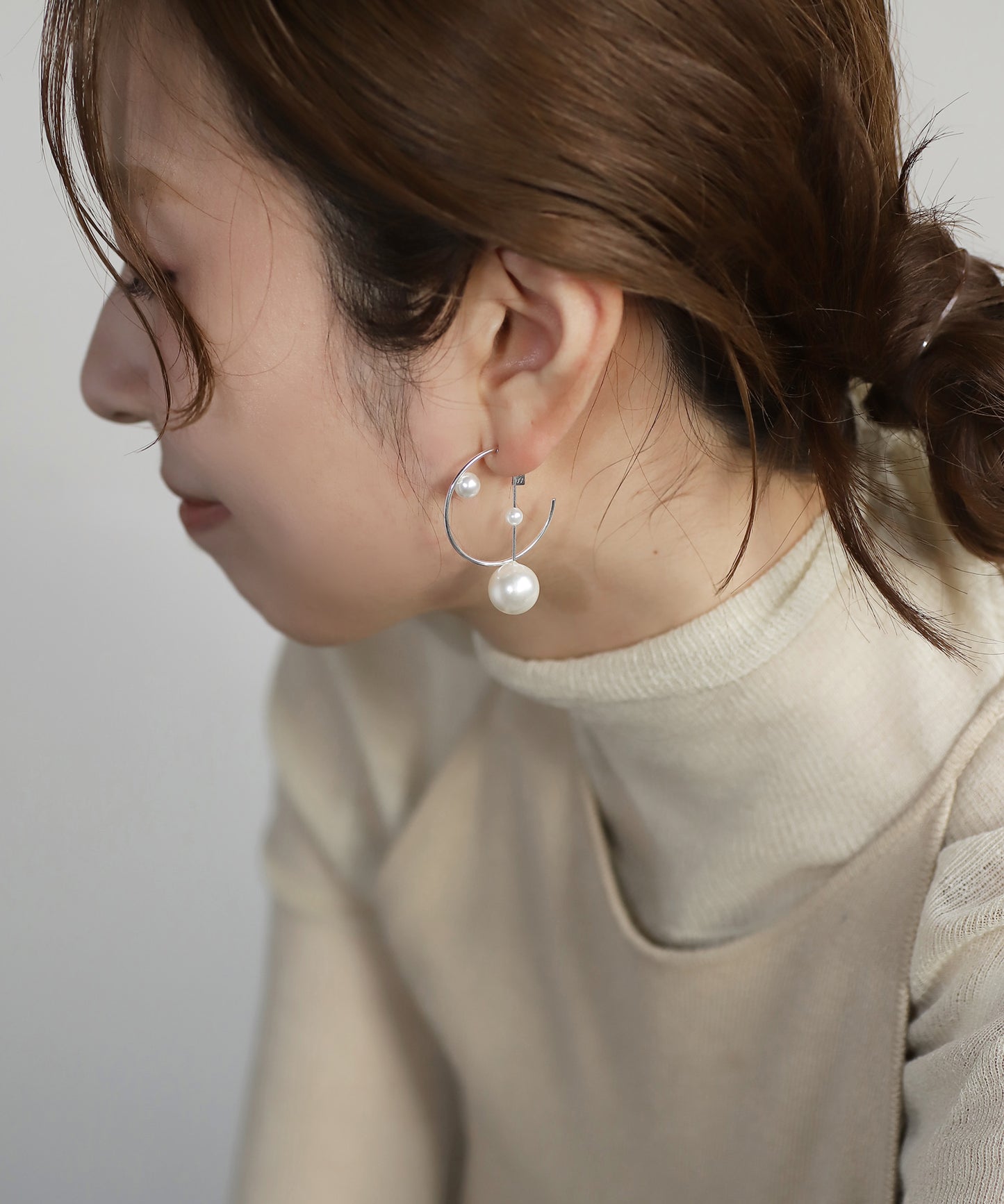 Asymmetric Pearl Hoop Earrings [Surgical Stainless Steel]