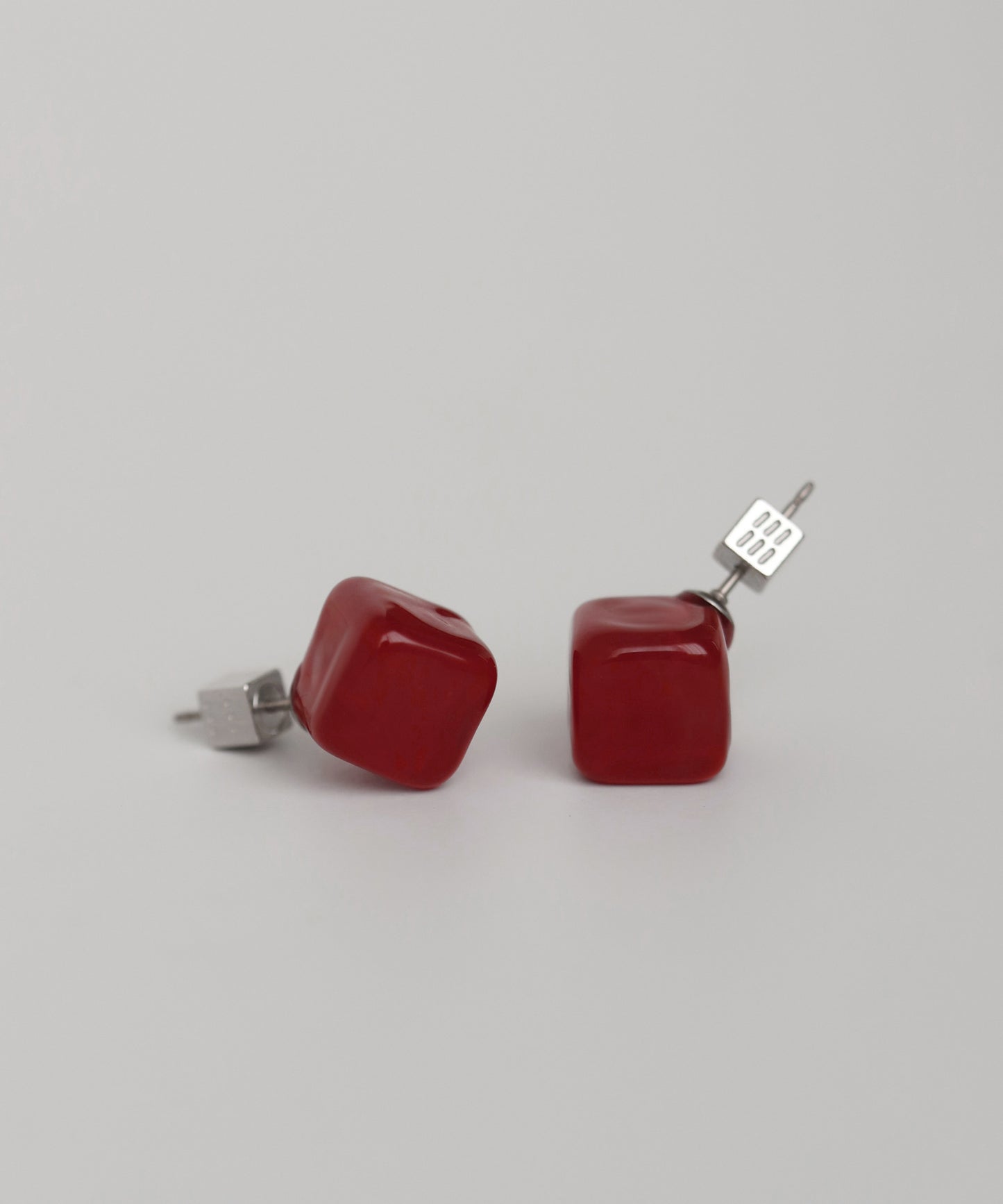 【Eligible for Novelty】Colored Glass Cube Earrings