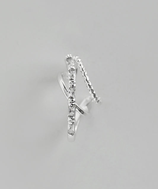 Bijou × Cross Line Ear Cuff