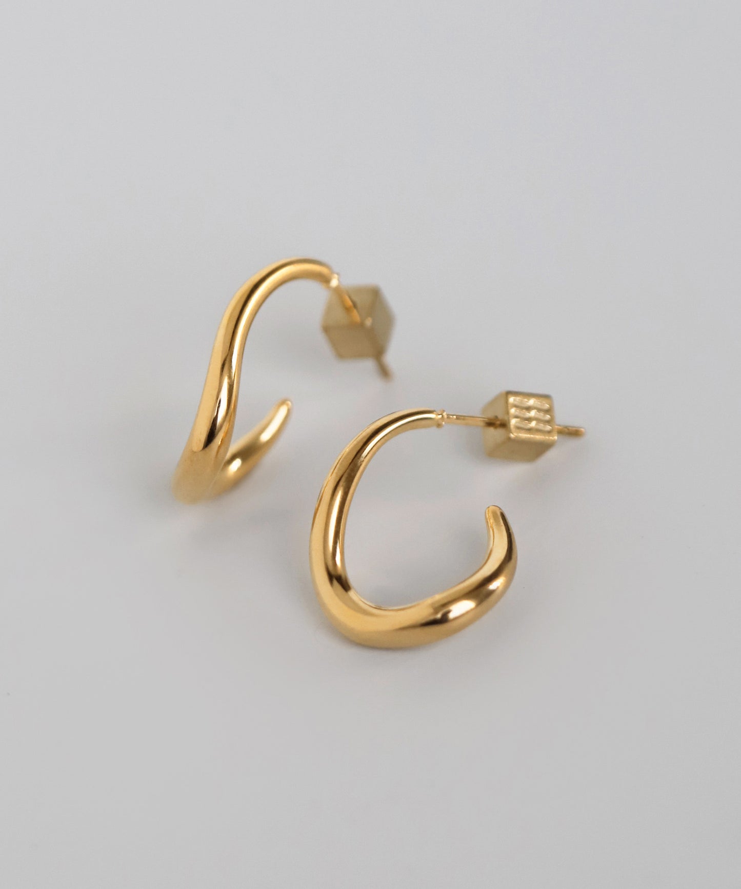 【Stainless Steel IP】Nuance Hoop Earrings