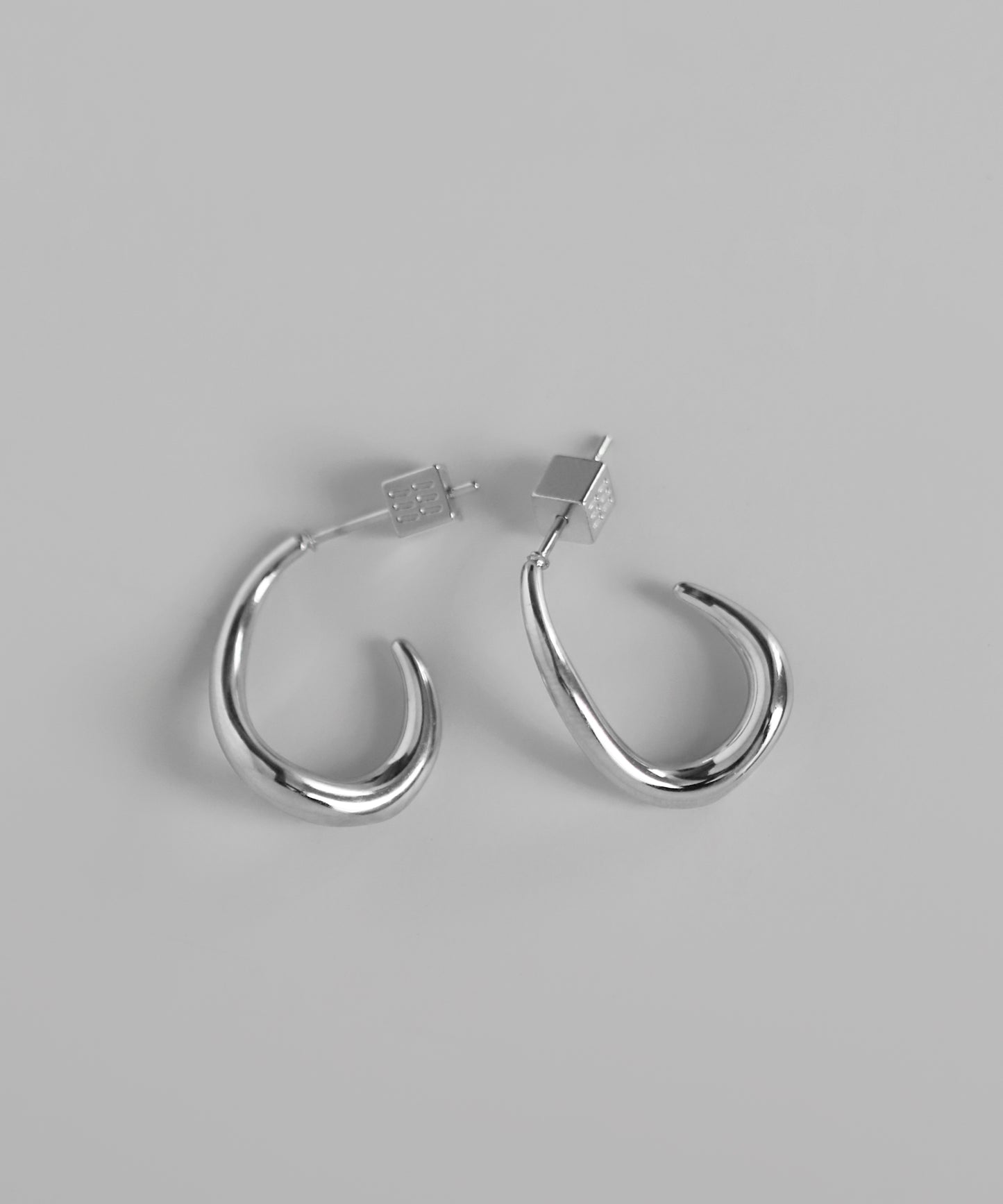 【Stainless Steel IP】Nuance Hoop Earrings