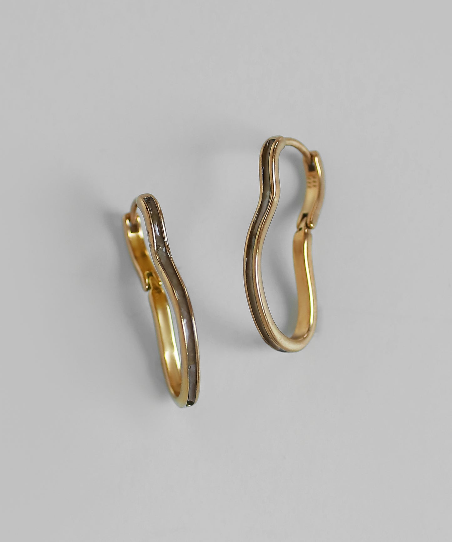 Shell Hoop Earrings [Stainless Steel]