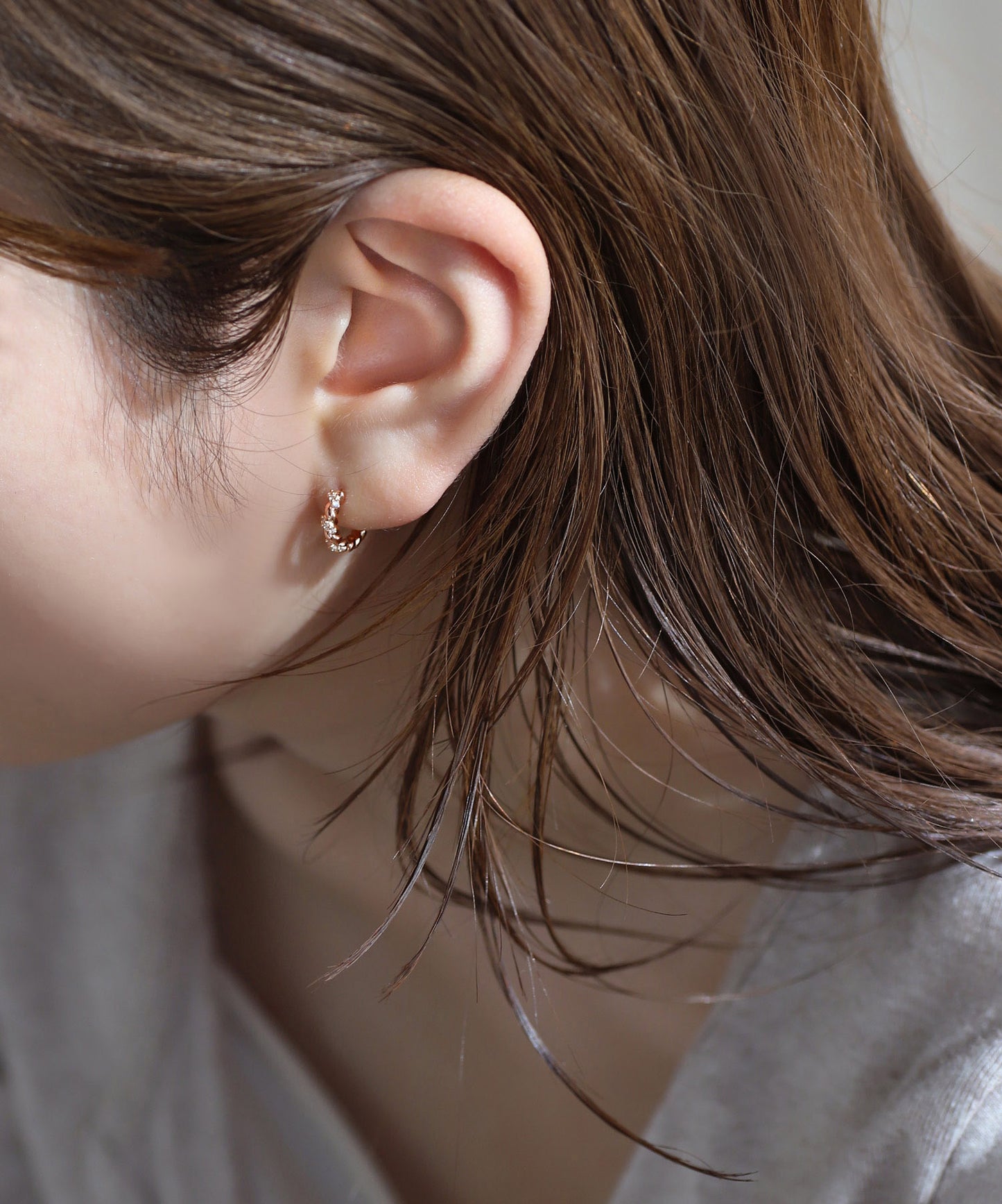 Bijou × Twist Hoop Earrings