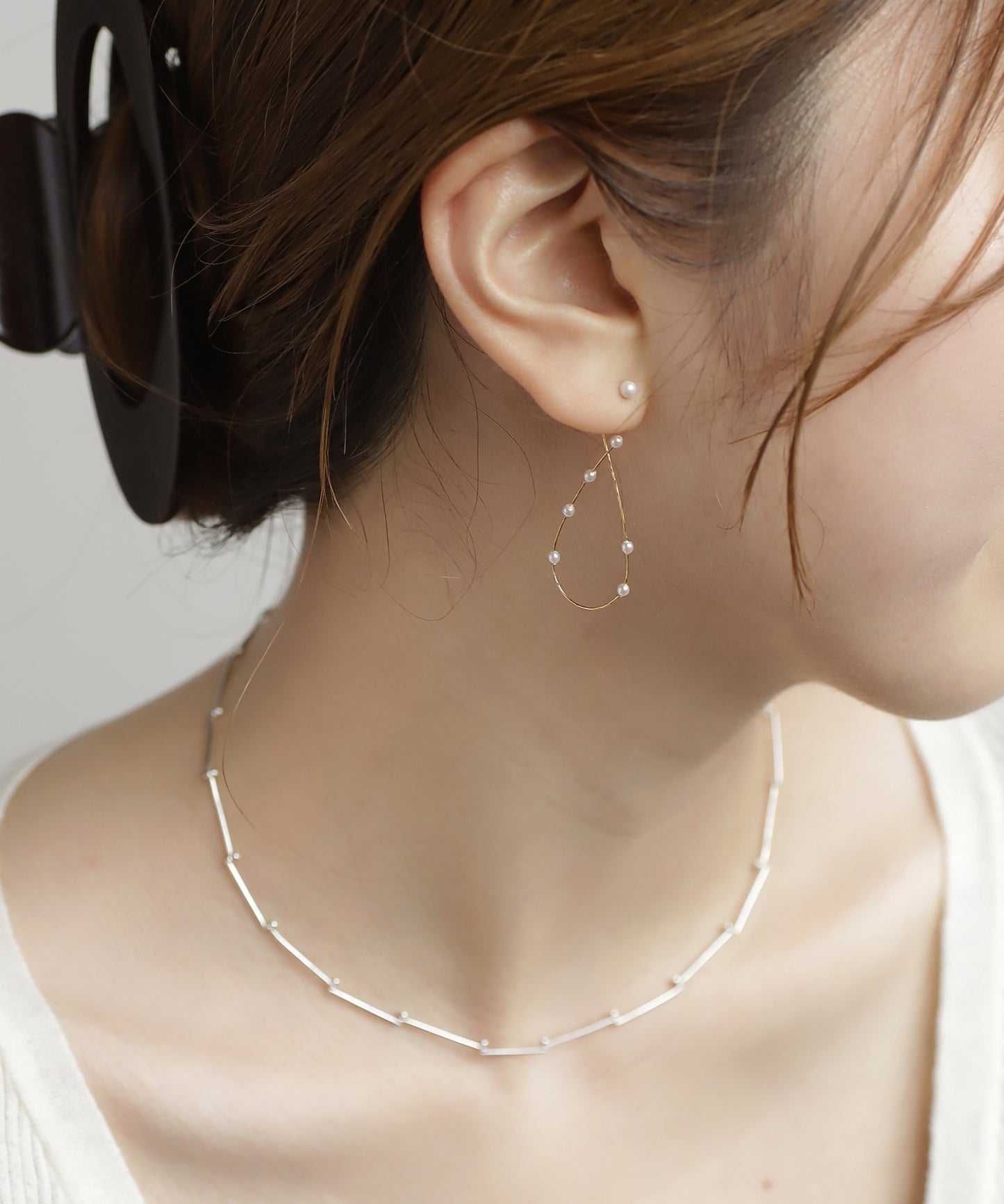 Pearl Line Back Catch Earrings