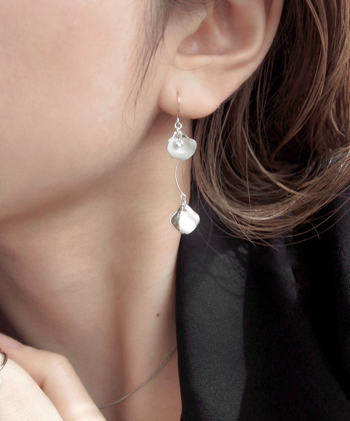 Bijou & Flower Asymmetric Hook Earrings