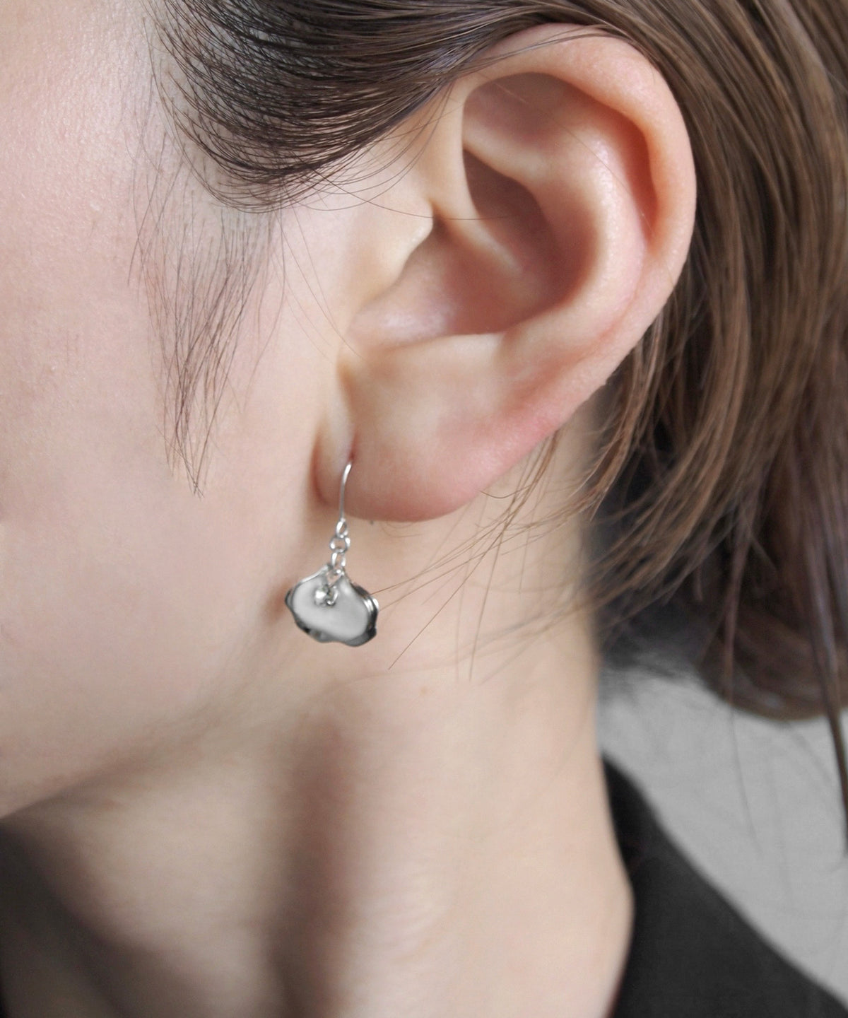 Bijou & Flower Asymmetric Hook Earrings