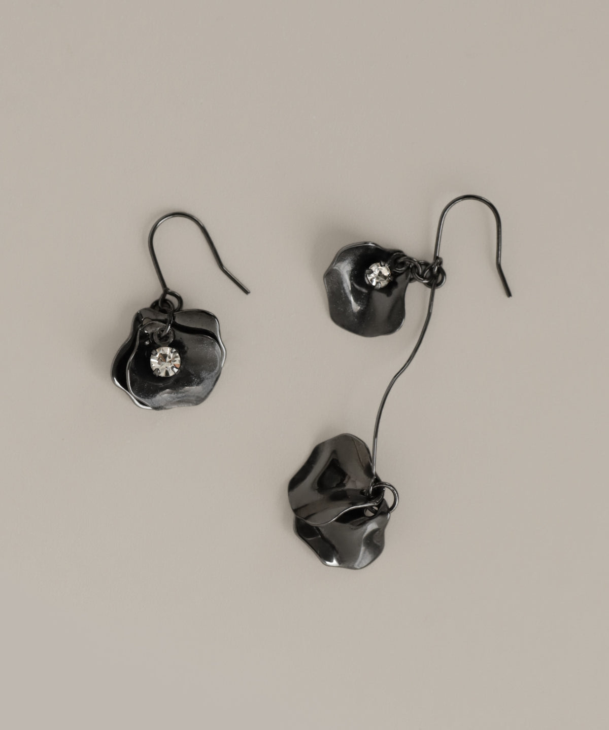Bijou & Flower Asymmetric Hook Earrings