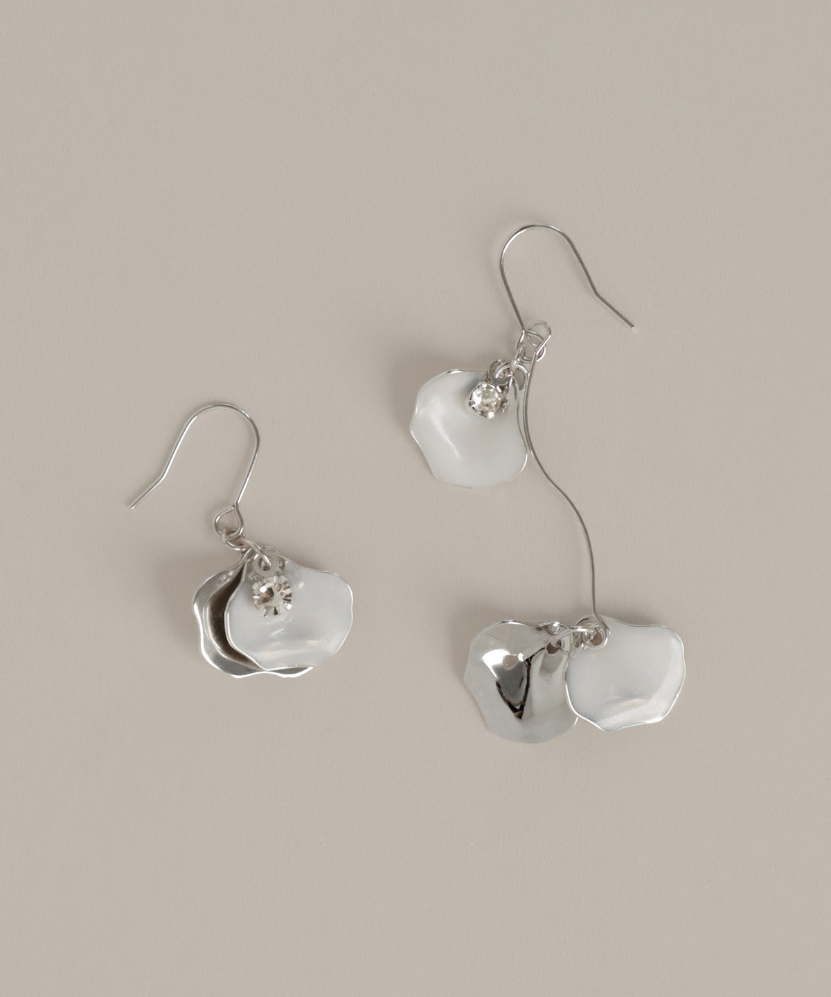Bijou & Flower Asymmetric Hook Earrings