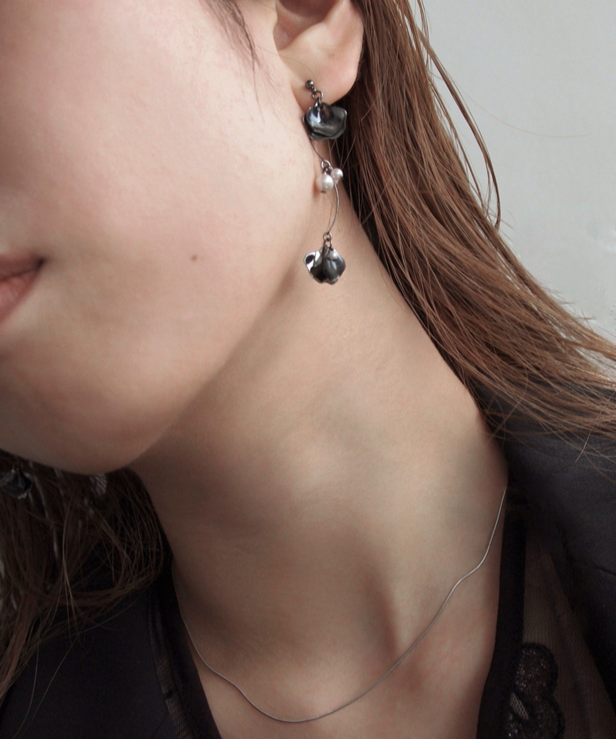 Pearl & Flower Asymmetric Earrings