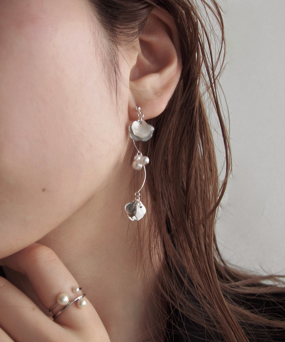Pearl & Flower Asymmetric Earrings