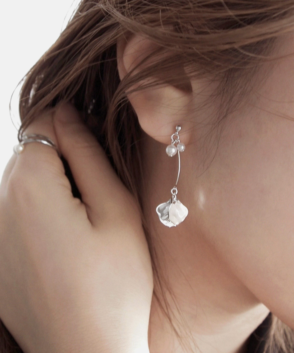Pearl & Flower Asymmetric Earrings