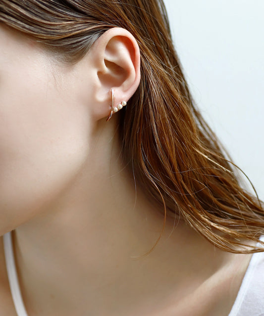 Pearl × Metal Line Earrings