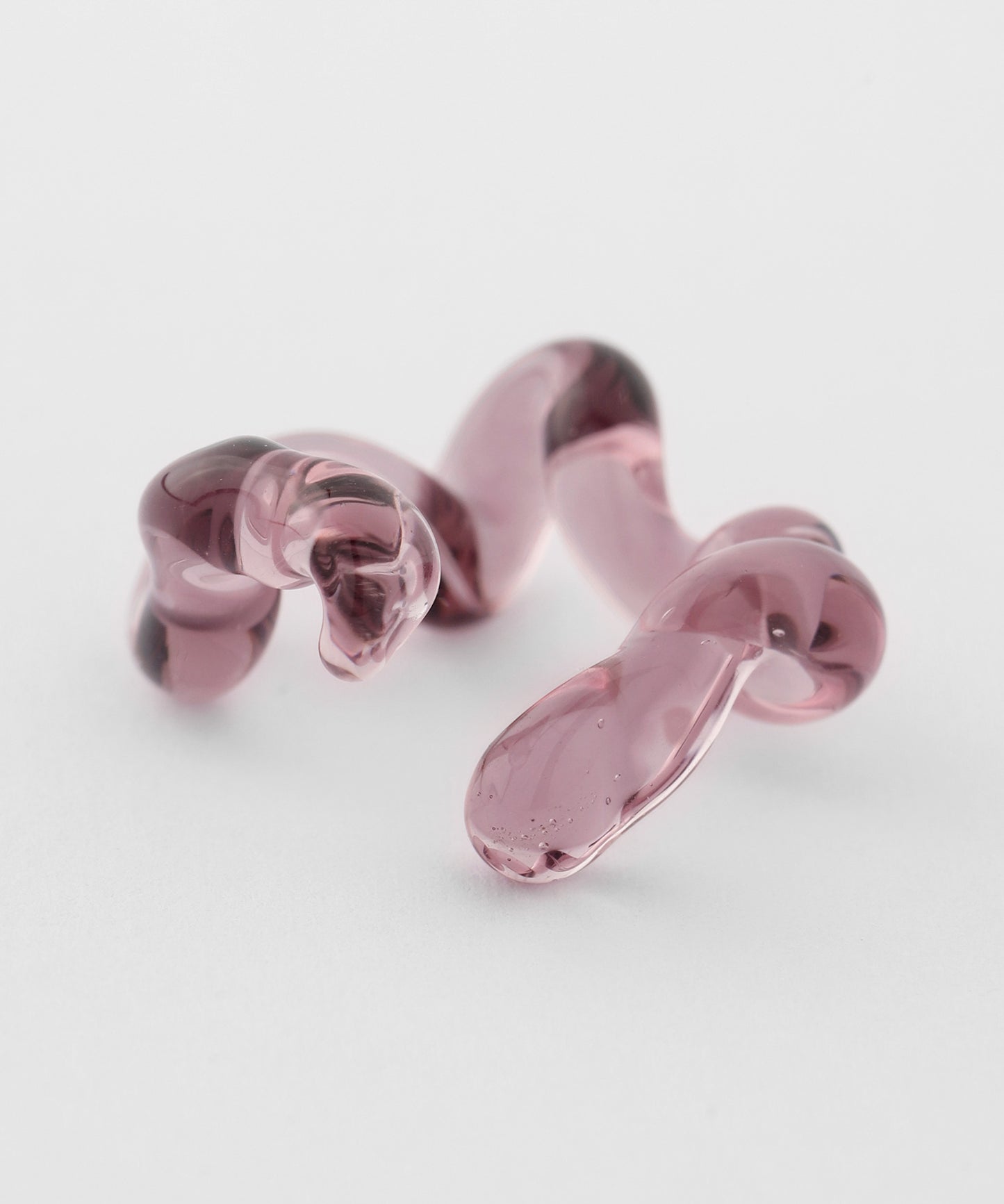 【CYAN'23 tie-up 】Unique Glass Ear Cuff