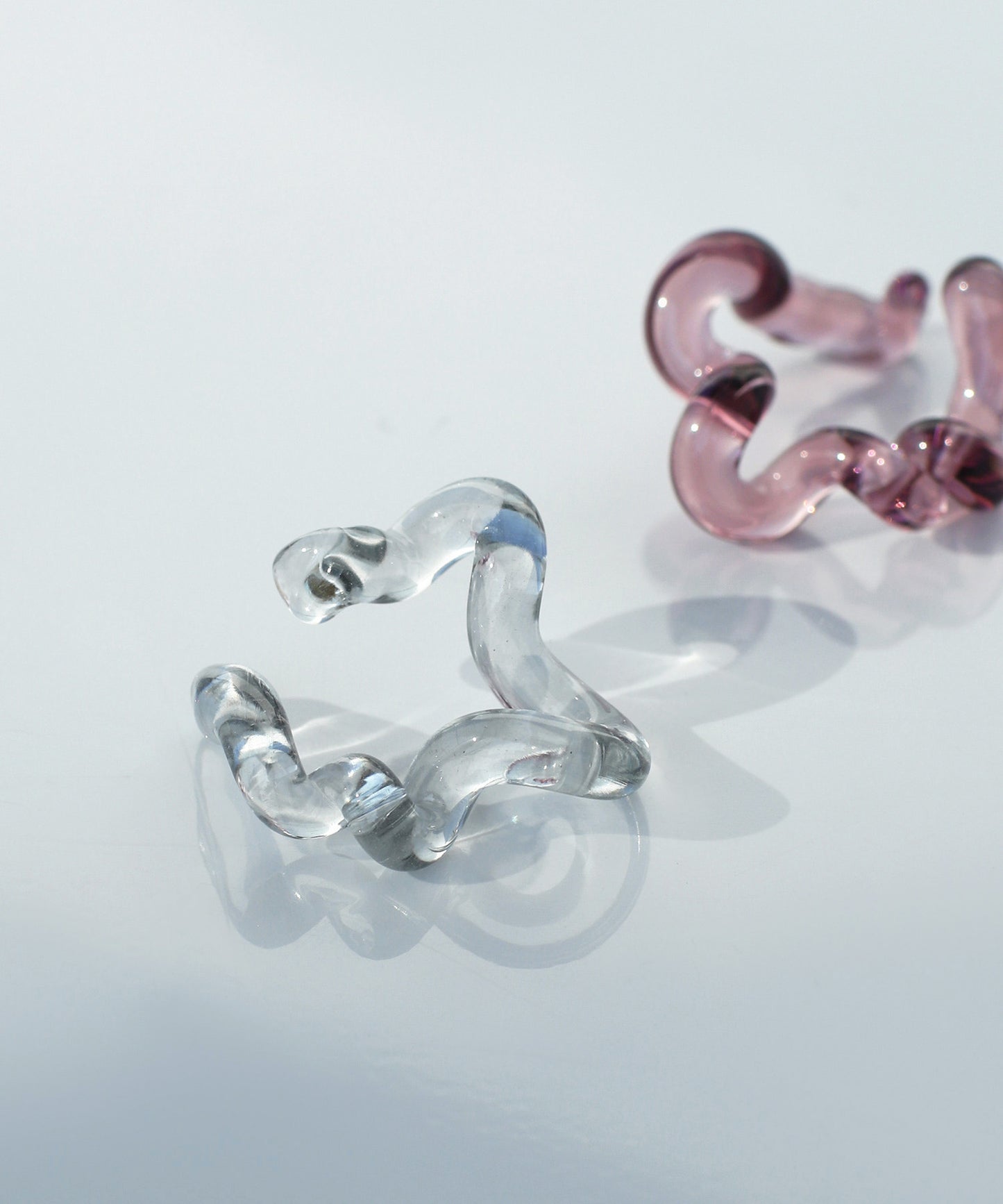 【CYAN'23 tie-up 】Unique Glass Ear Cuff