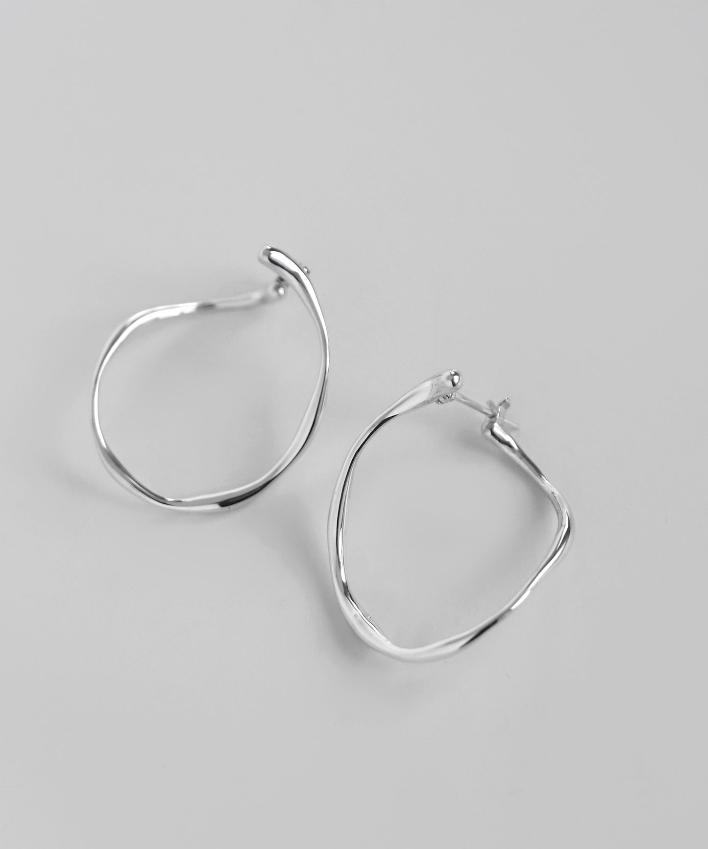 Nuance Line Hoop Earrings[925 Silver]