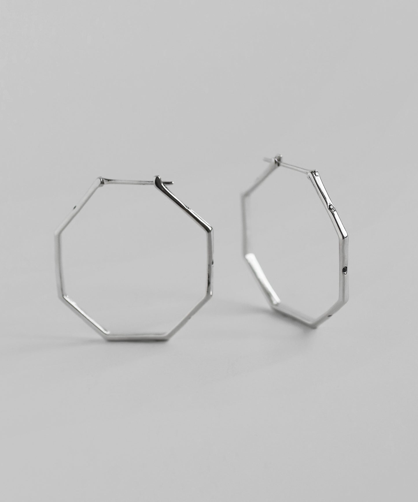 Zero Hoop Earrings [Bijou]