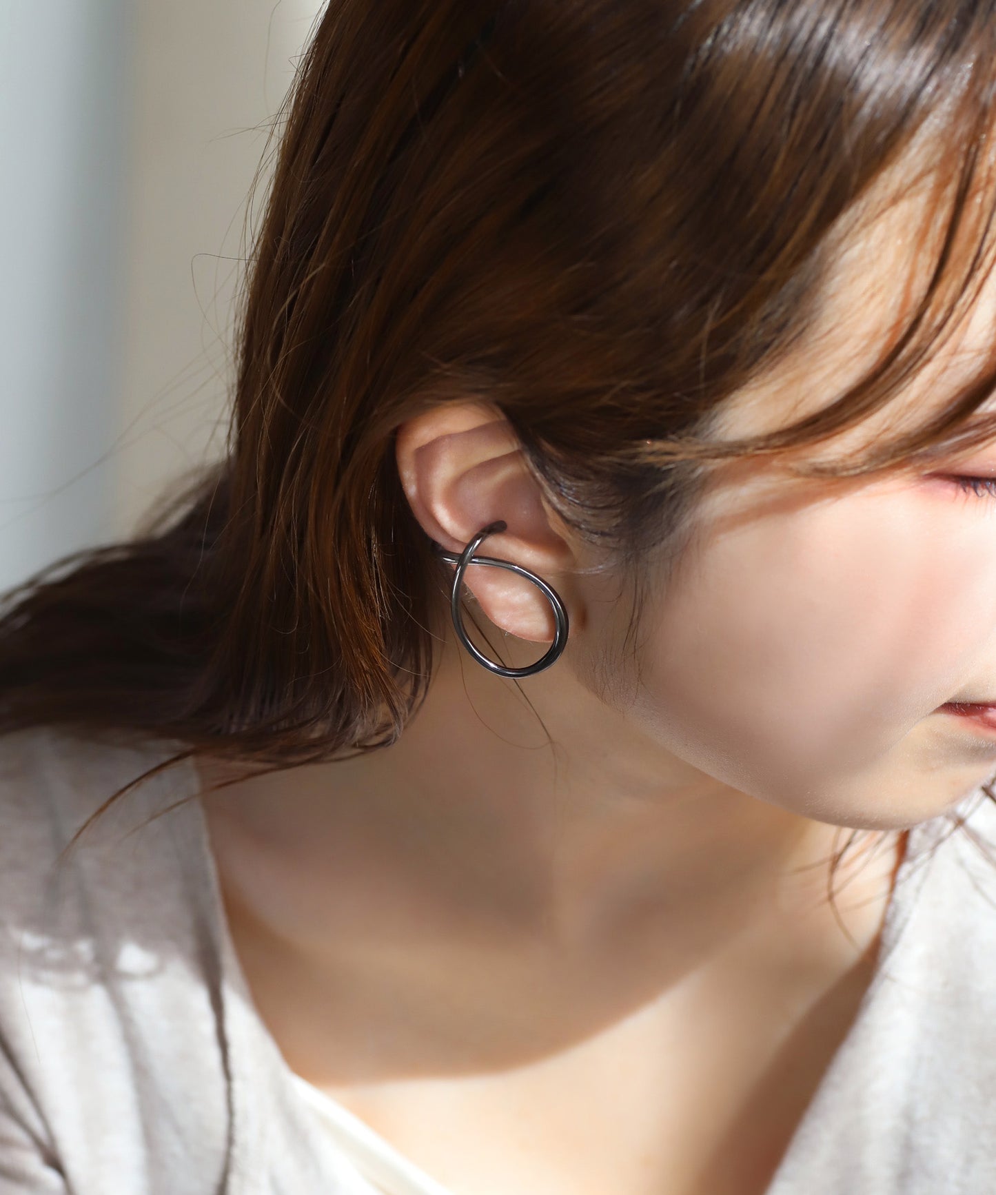 Loop Hoop Asymmetric Ear Cuff