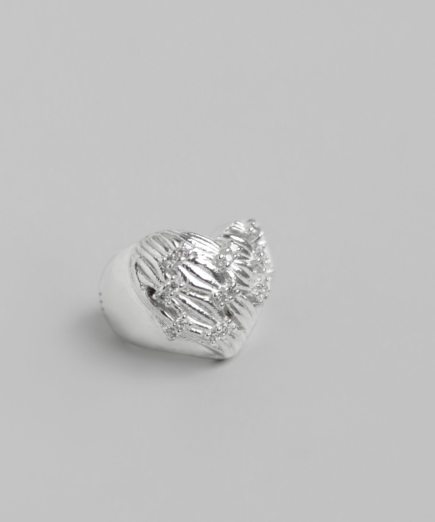 [Eligible for Gift] Heart × Bijou Ear Cuff [925 Silver]