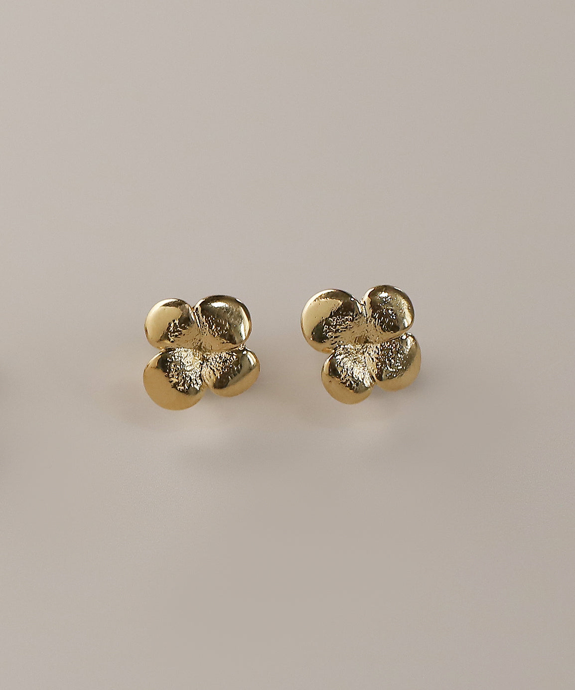【Limited Qty】Puffy Gold Clover Earrings