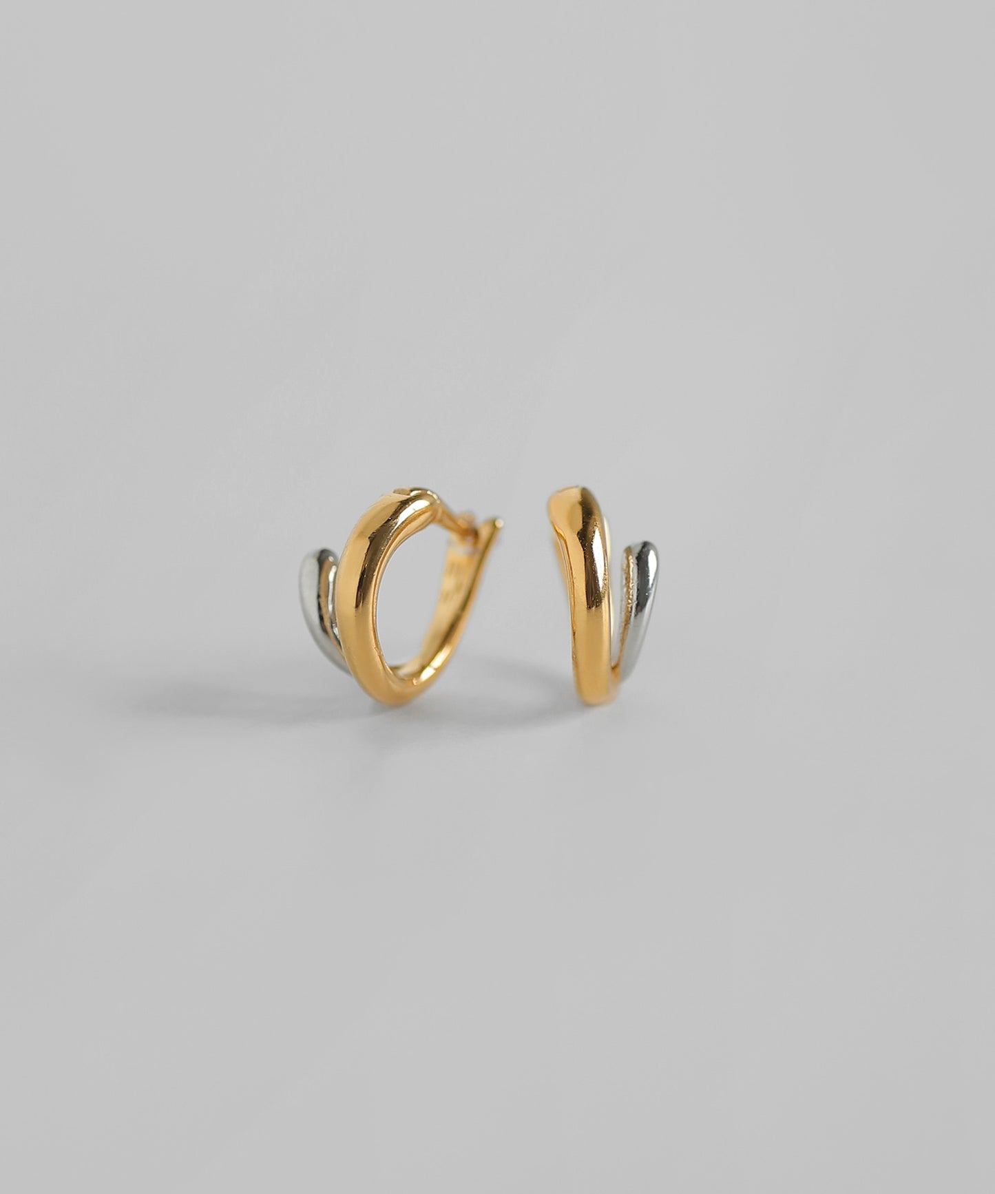 Zero Hoop Earrings