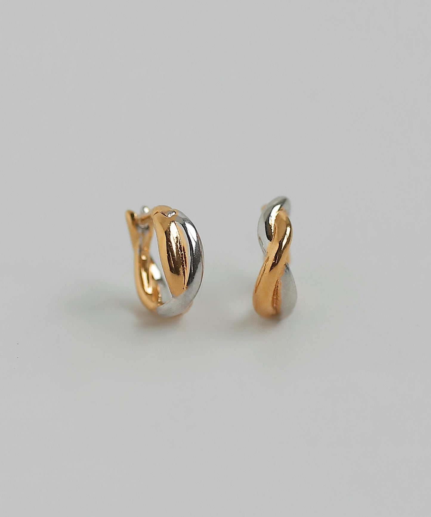 Zero Hoop Earrings