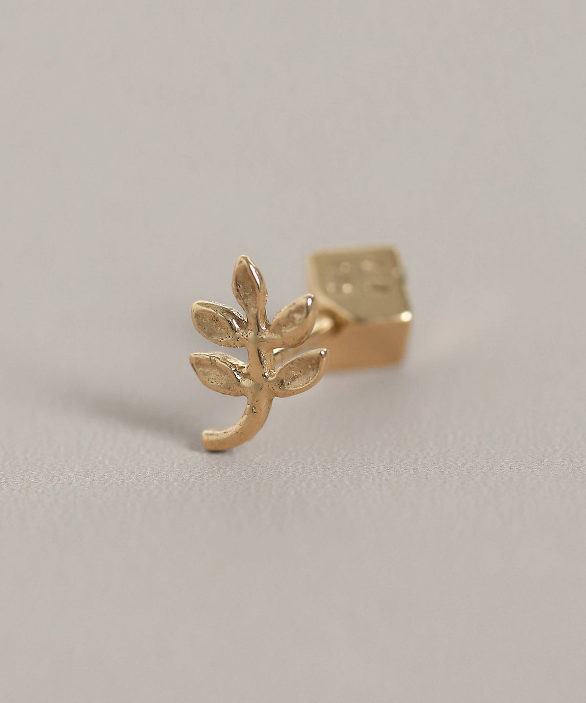 Leaf Screw Back Earrings [925 Silver]