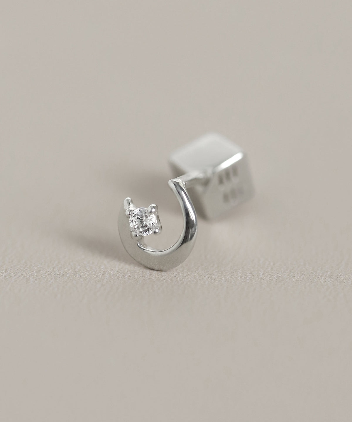 Bijou Screw Back Earrings [925 Silver]