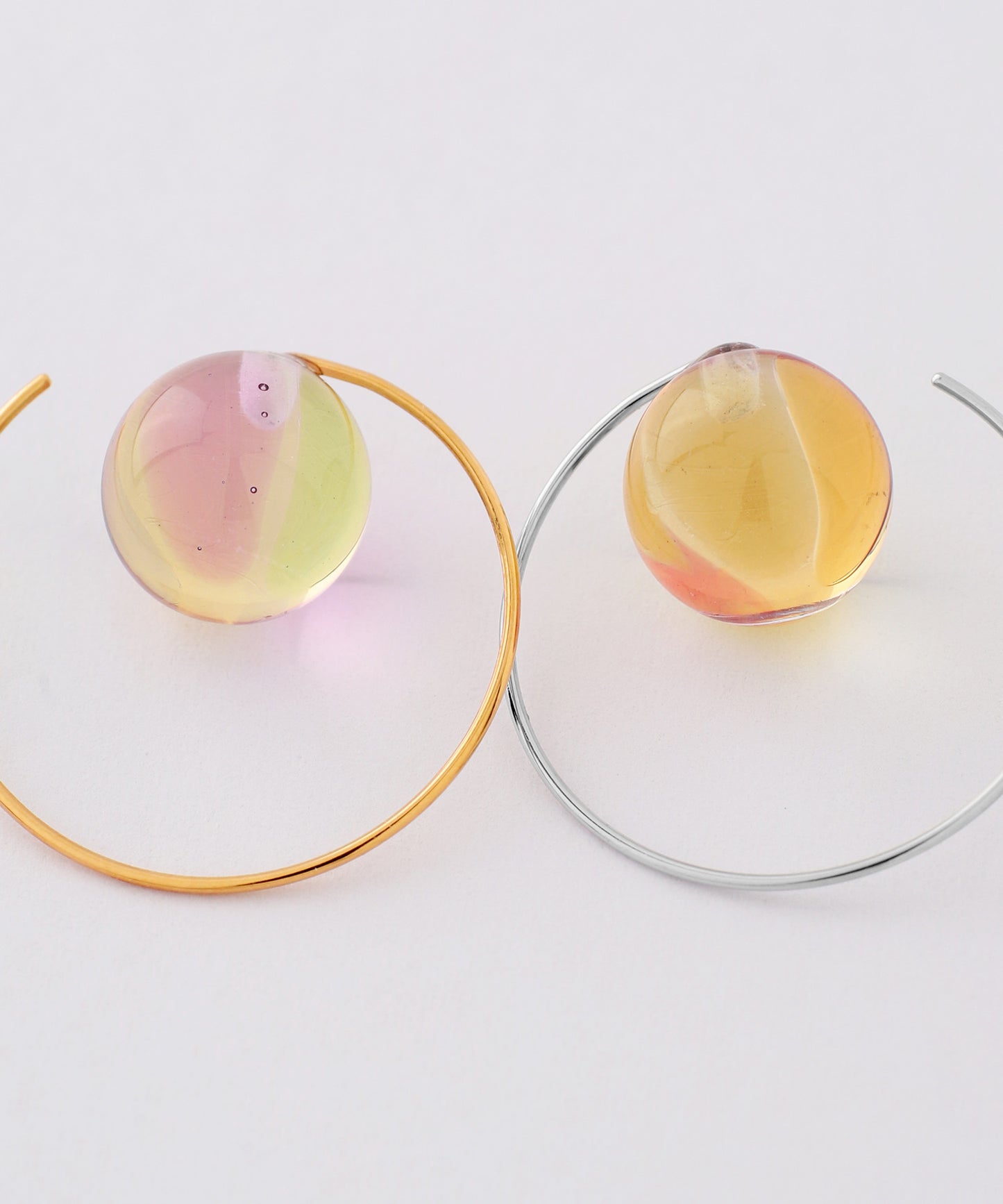 Marbles Glass Hoop Earrings [Apricot]