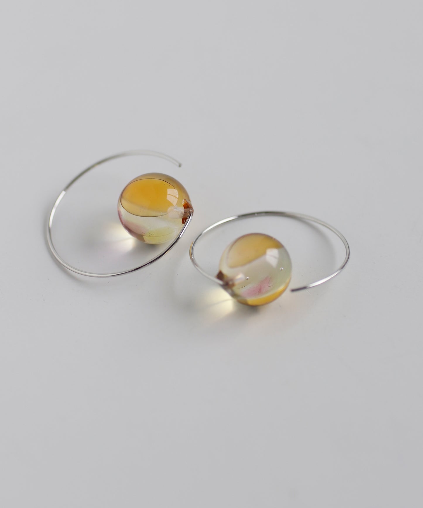 Marbles Glass Hoop Earrings [Apricot]