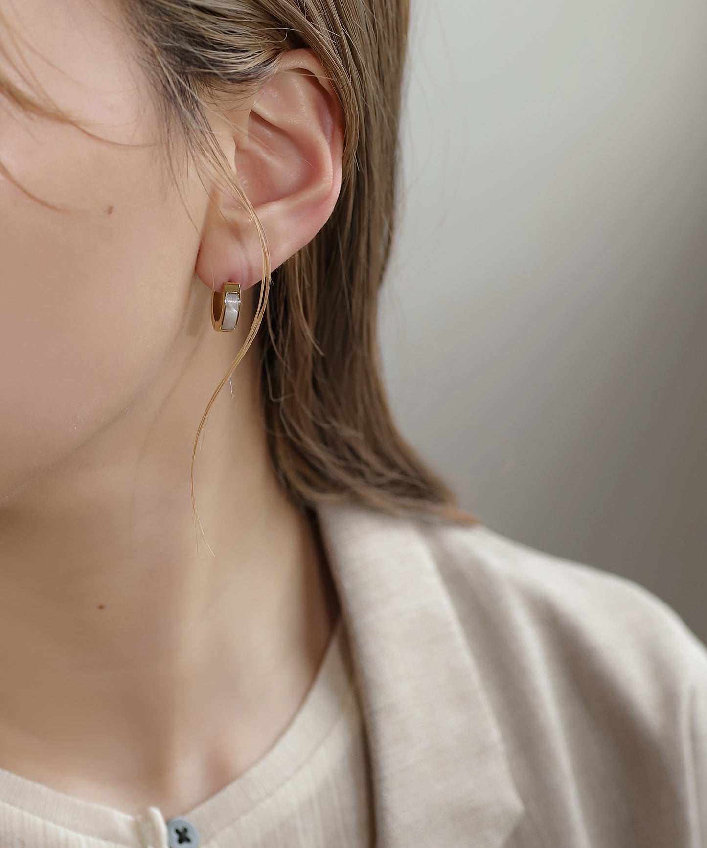 Shell Hoop Earrings [Surgical Stainless Steel]