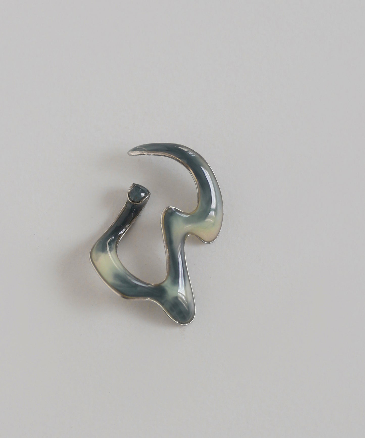 Marble Nuance Ear Cuff