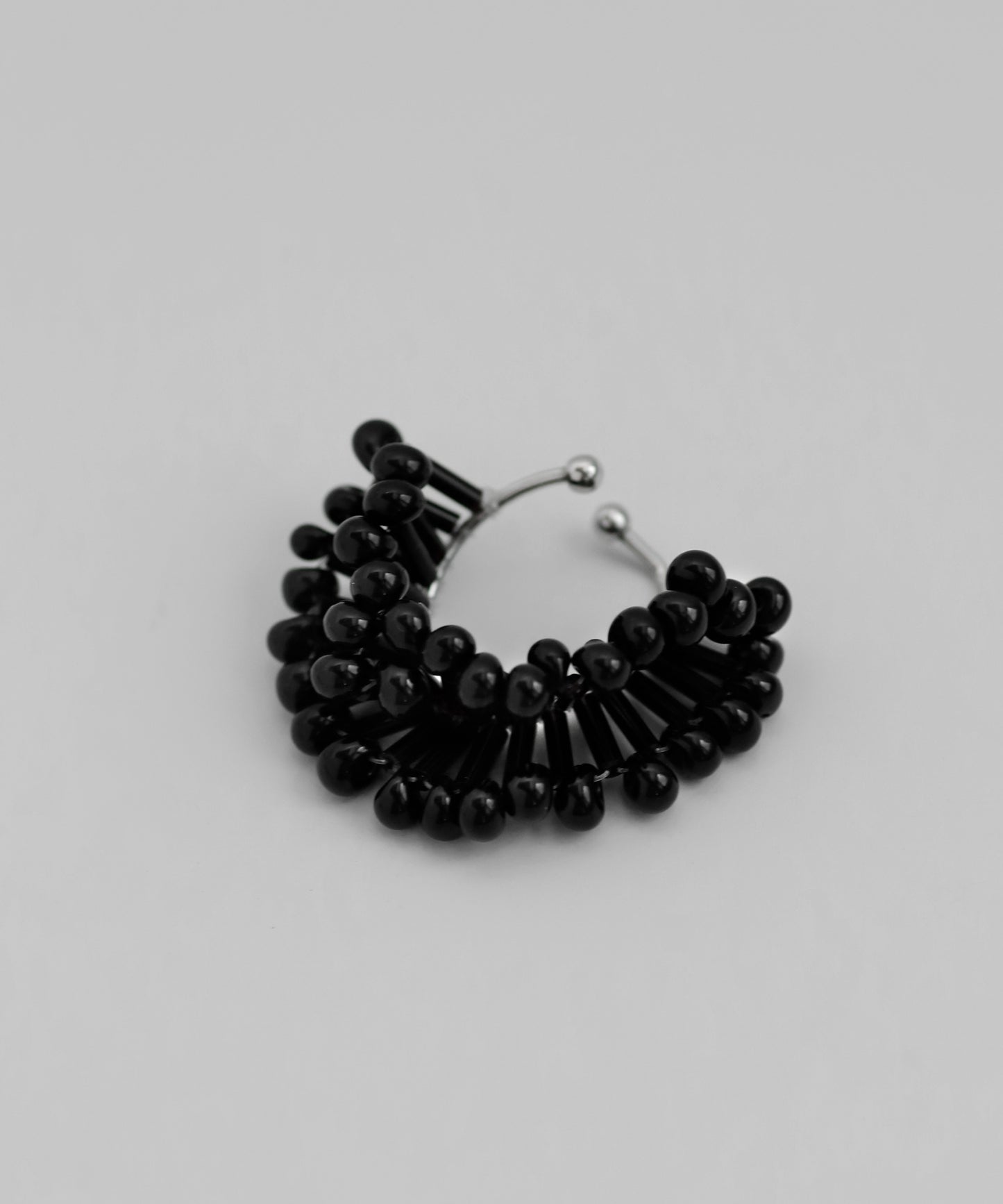 Monotone Beads Ear Cuff