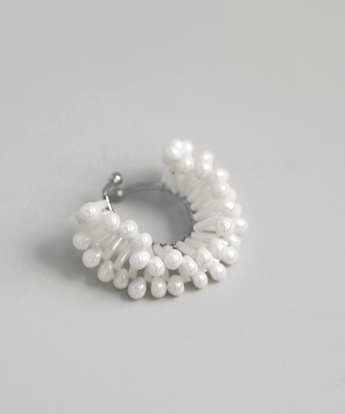 Monotone Beads Ear Cuff