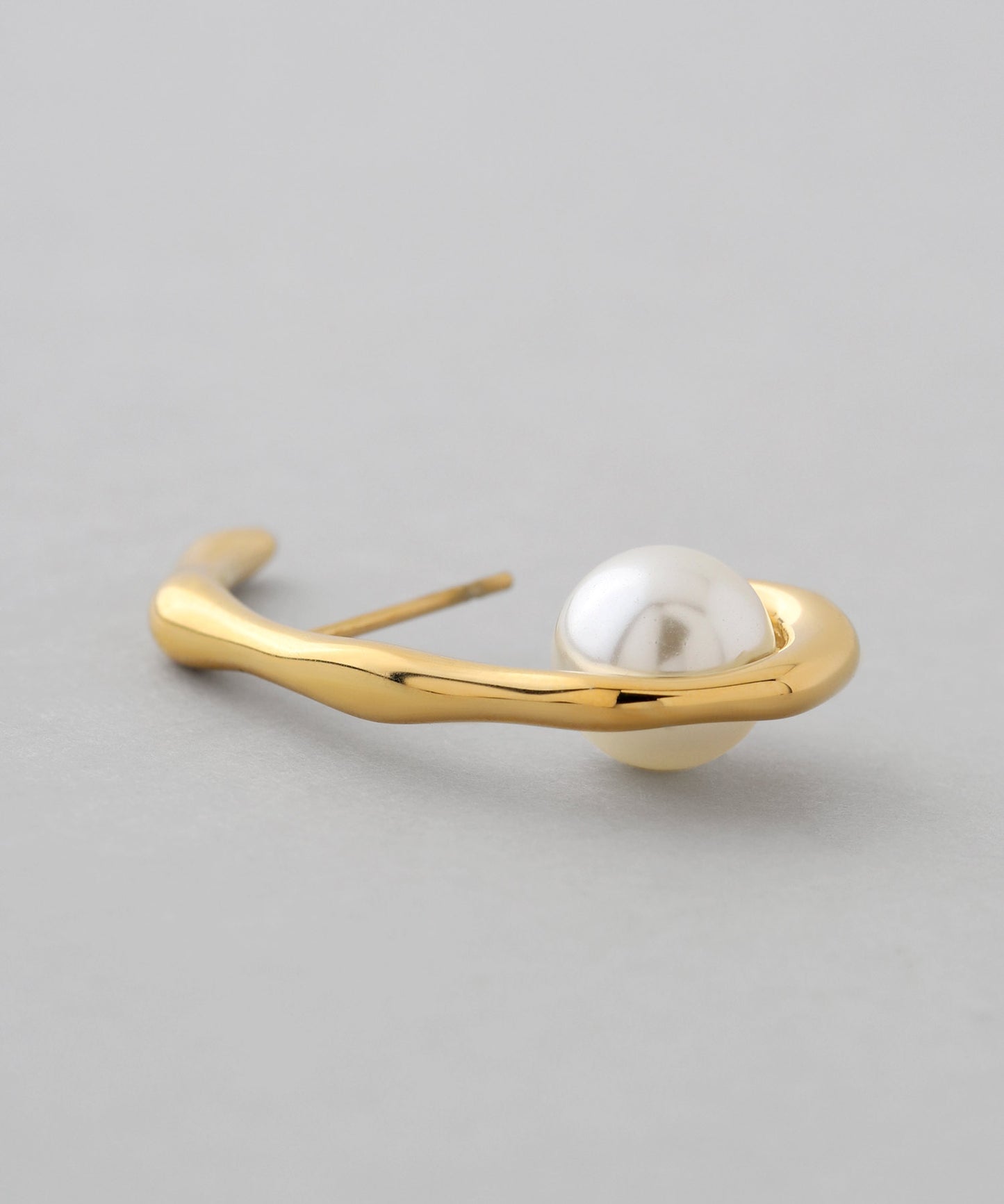 【Stainless Steel IP】Pearl × Nuance Line Cuff Earrings