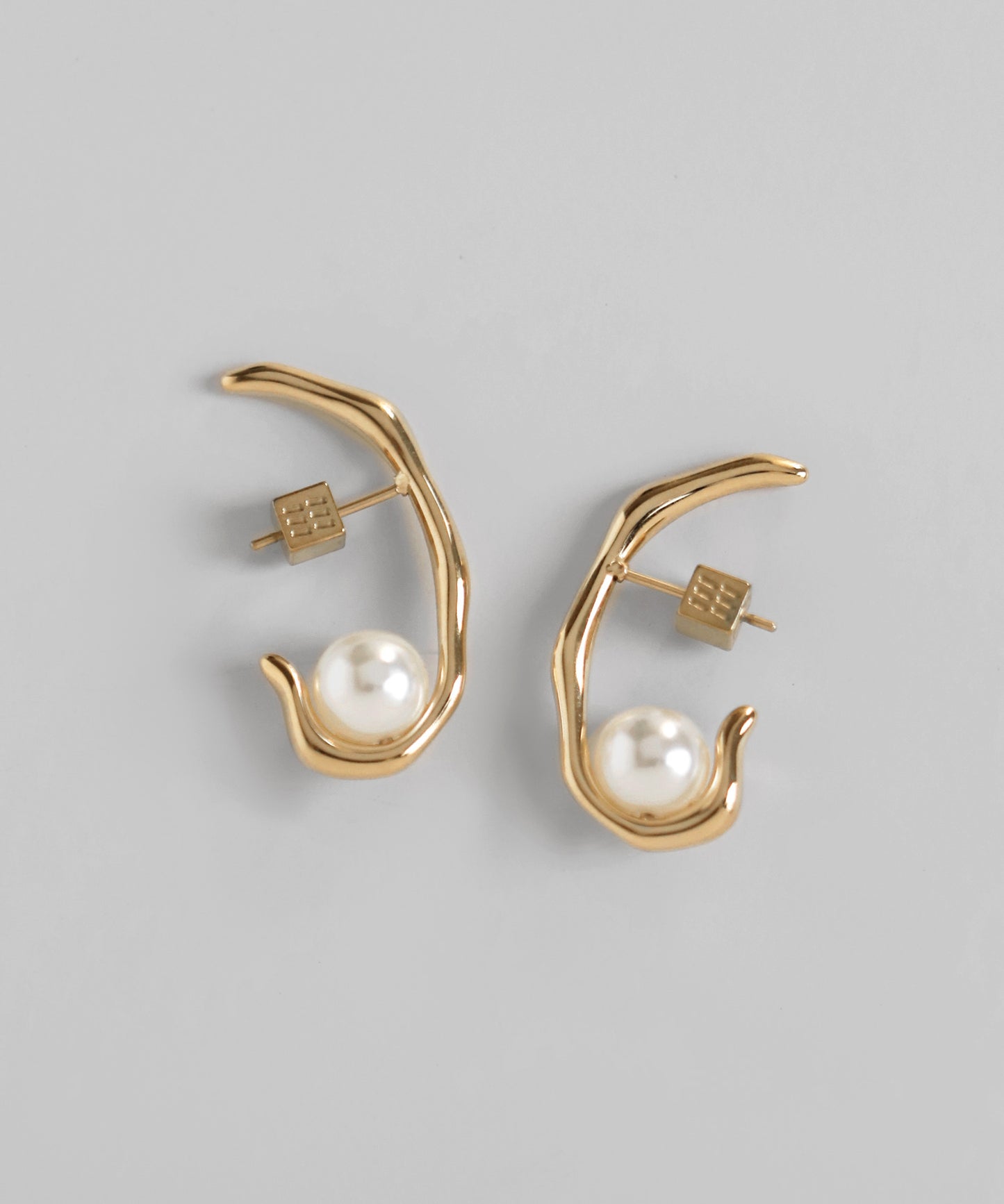 【Stainless Steel IP】Pearl × Nuance Line Cuff Earrings