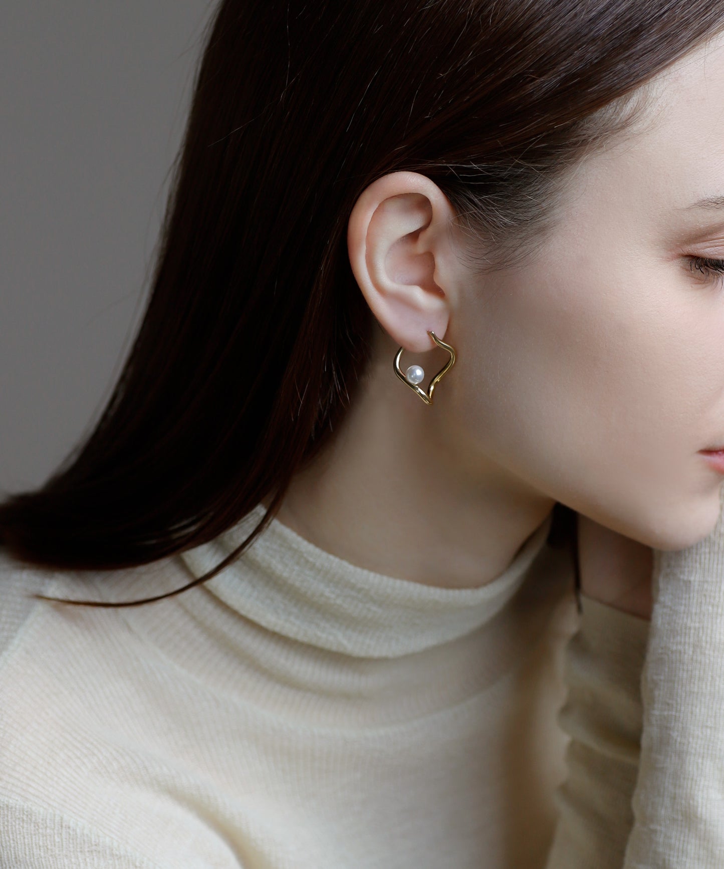 【Stainless Steel IP】Pearl × Nuance Line Earrings