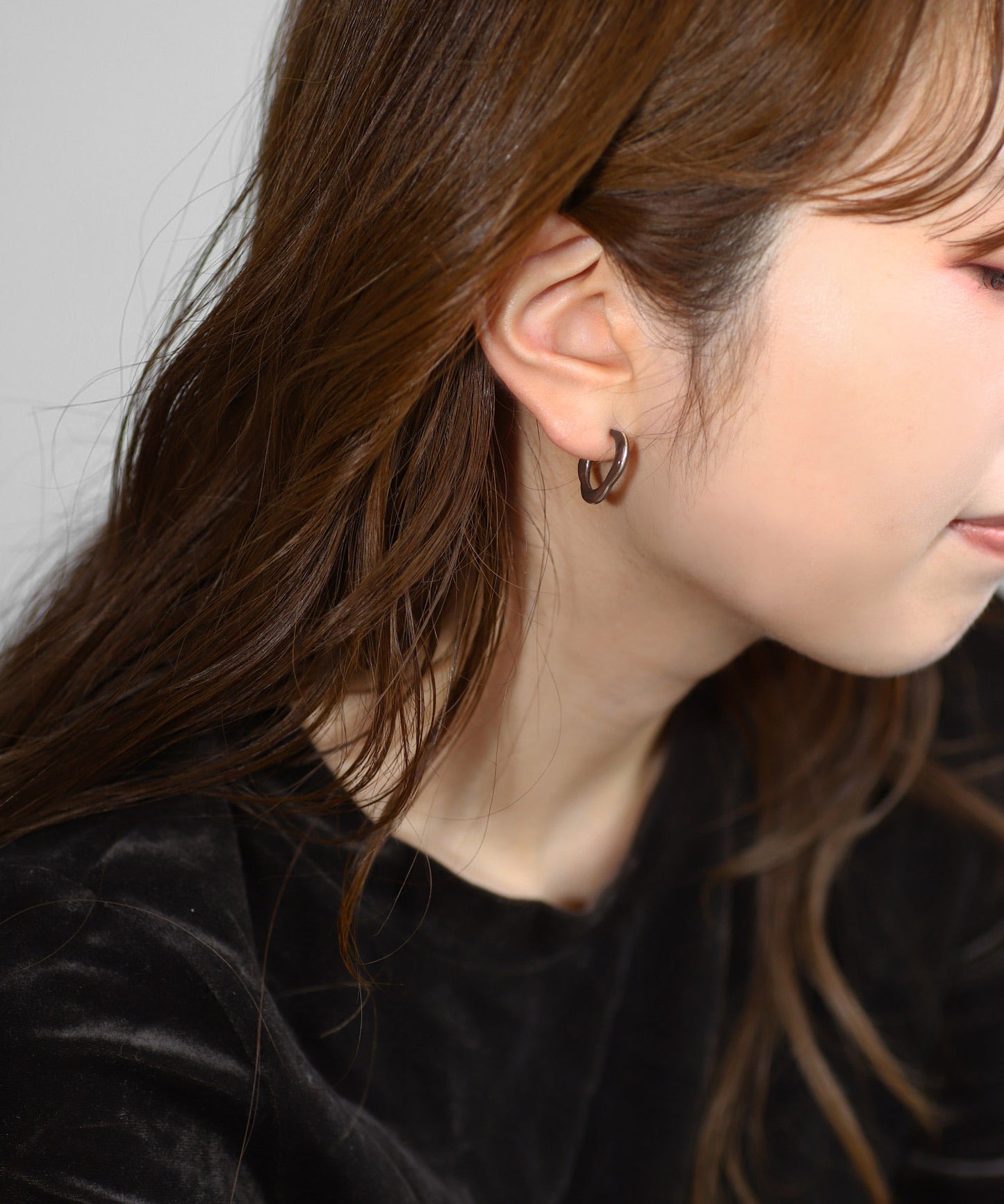 Nuance Line Hoop Earrings