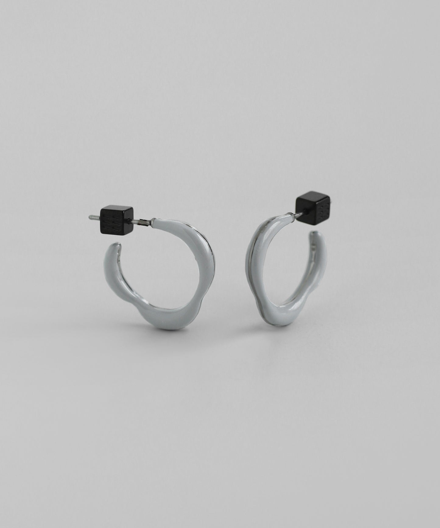 Nuance Line Hoop Earrings