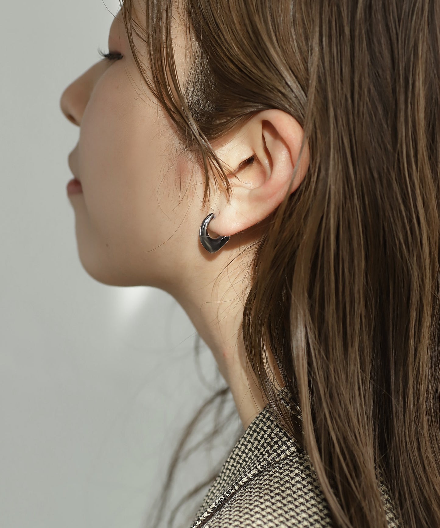 Sharp Line Hoop Earrings