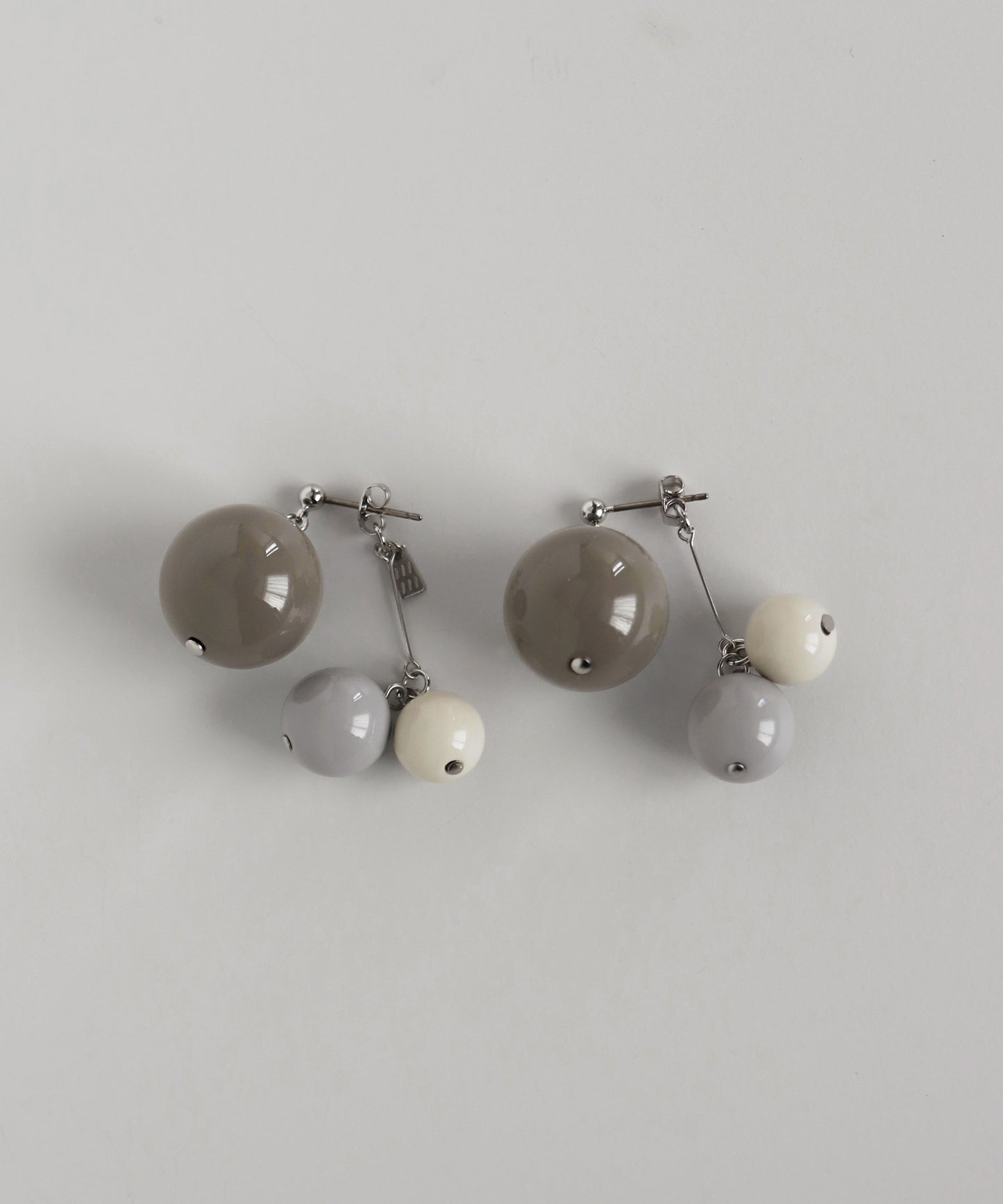 【Eligible for Novelty】Colored Sphere Back Catch Earrings