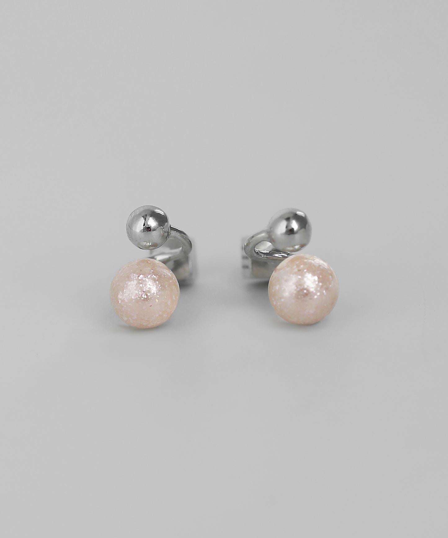 Shiny Pearl Earrings