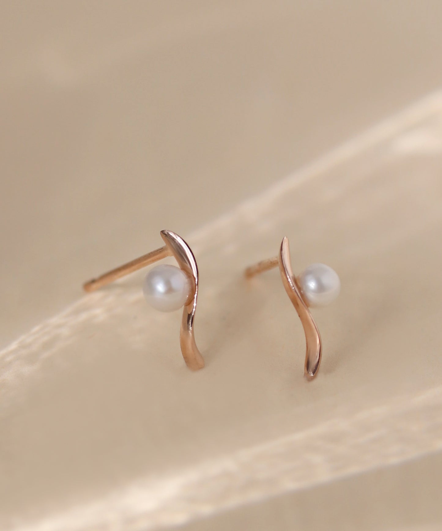 Wave Pearl Earrings [10K]