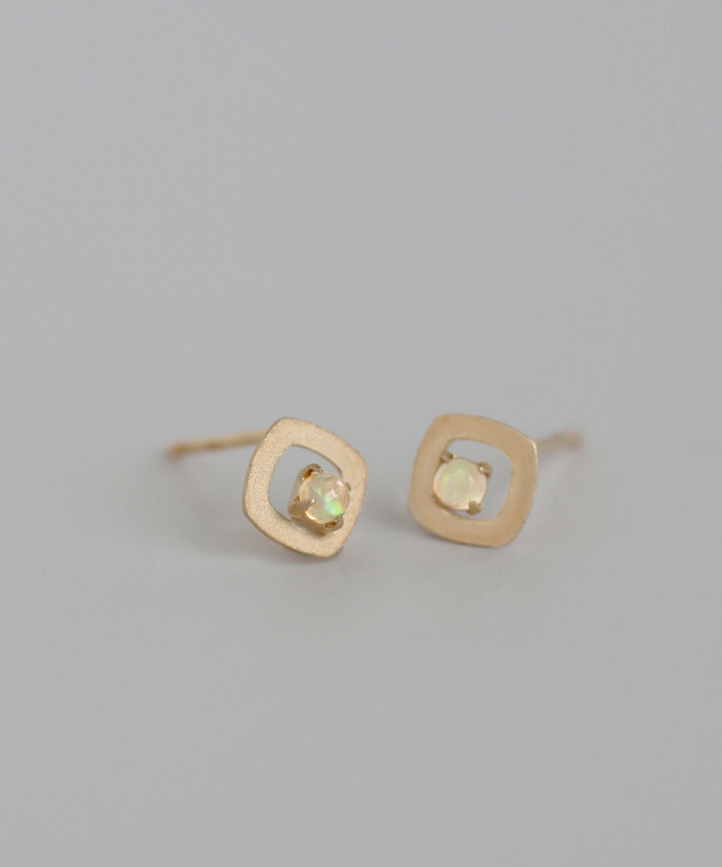 Opal × Square earrings [10K]